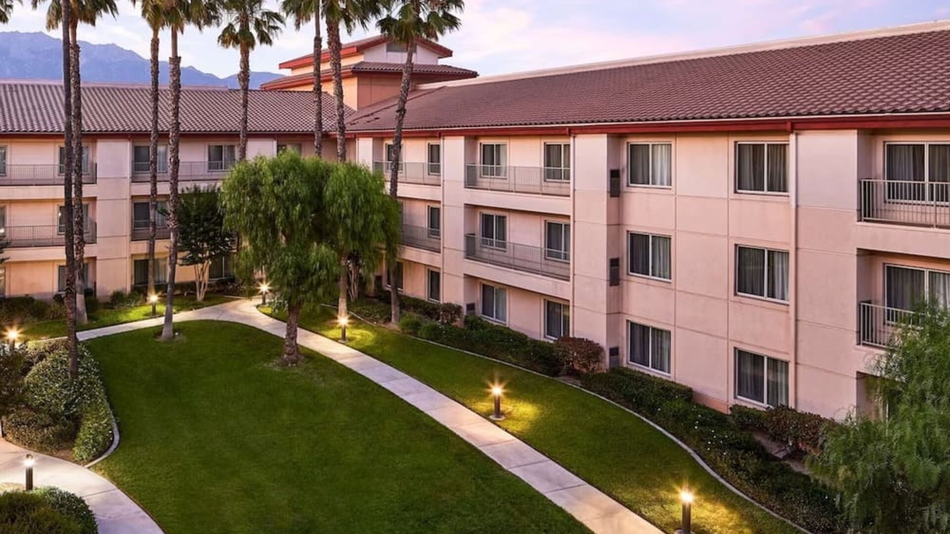 Hotel garden at DoubleTree By Hilton Ontario Airport.