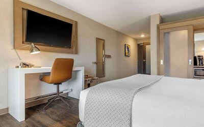Cambria Hotel Milwaukee Downtown