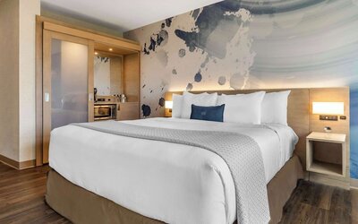 Cambria Hotel Milwaukee Downtown