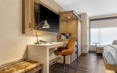 Cambria Hotel Milwaukee Downtown