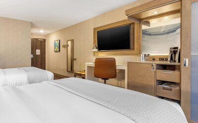 Cambria Hotel Milwaukee Downtown