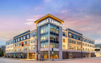 Cambria Hotel Milwaukee Downtown