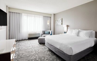 Courtyard by Marriott Milwaukee Downtown