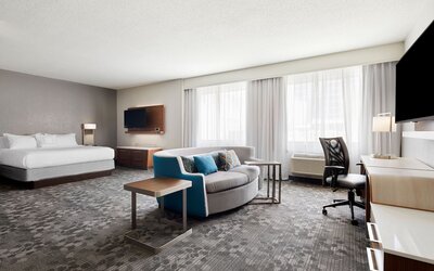 Courtyard by Marriott Milwaukee Downtown