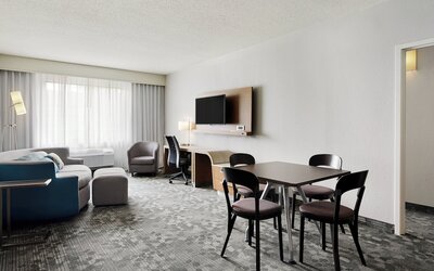 Courtyard by Marriott Milwaukee Downtown