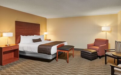 Best Western Plus Milwaukee Airport Hotel & Conference Ctr