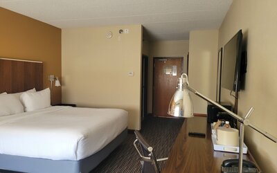 Royle Hotel Milwaukee Airport