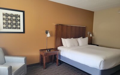 Royle Hotel Milwaukee Airport