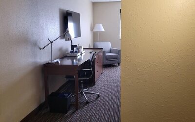 Royle Hotel Milwaukee Airport