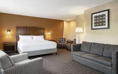 Royle Hotel Milwaukee Airport