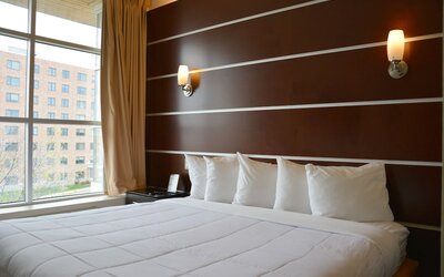 Days Inn & Suites by Wyndham Milwaukee