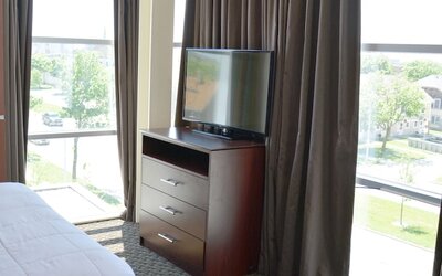 Days Inn & Suites by Wyndham Milwaukee