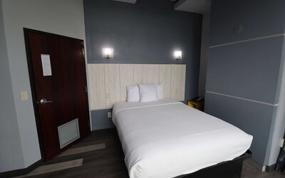 Days Inn & Suites by Wyndham Milwaukee