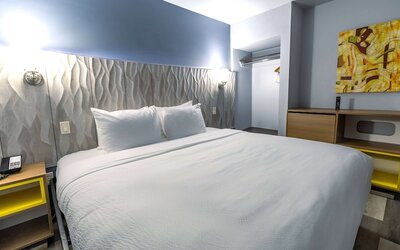 Days Inn & Suites by Wyndham Milwaukee