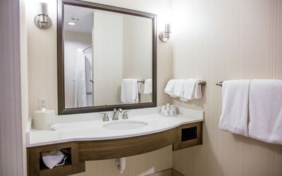 Hilton Garden Inn Milwaukee Downtown