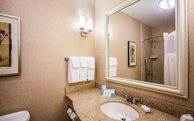 Hilton Garden Inn Milwaukee Northwest Conference Center
