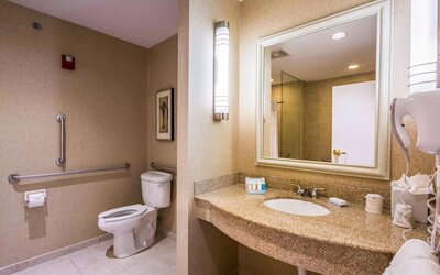 Hilton Garden Inn Milwaukee Northwest Conference Center