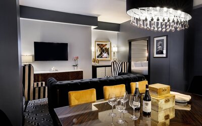 Hotel Metro, Autograph Collection