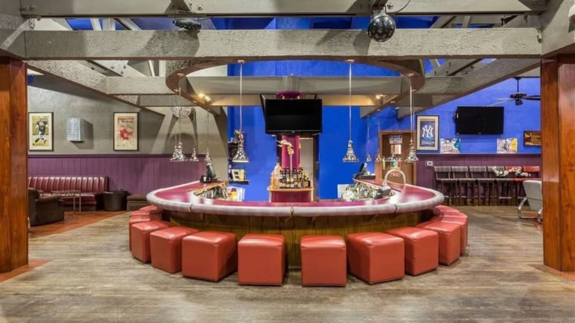 Lounge area at La Hacienda San Jose Silicon Valley.