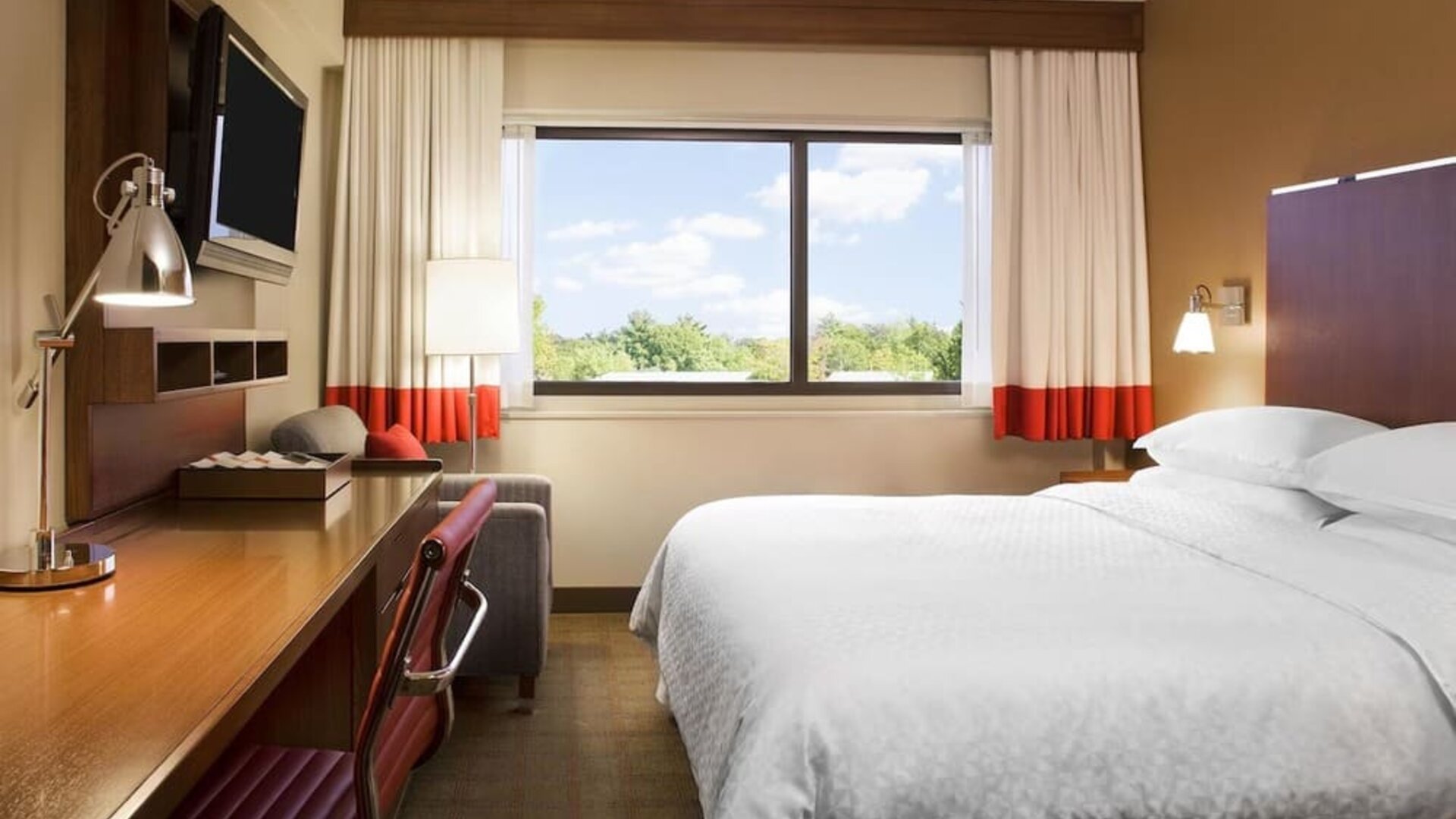 Day room with TV at La Hacienda San Jose Silicon Valley.