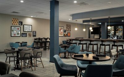 Four Points by Sheraton Milwaukee North Shore