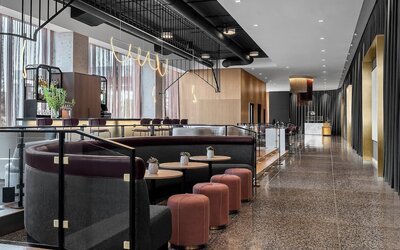 Renaissance Milwaukee West Hotel