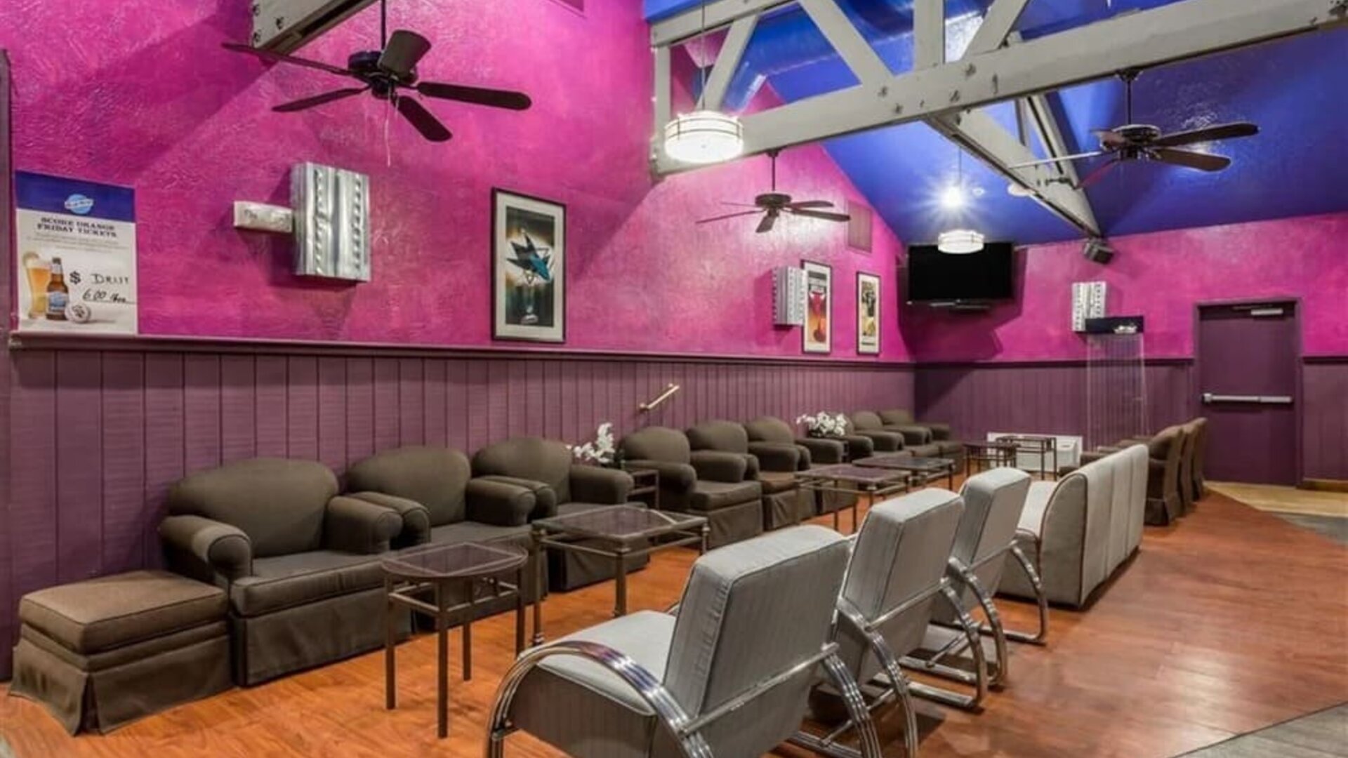 Meeting area at La Hacienda San Jose Silicon Valley.