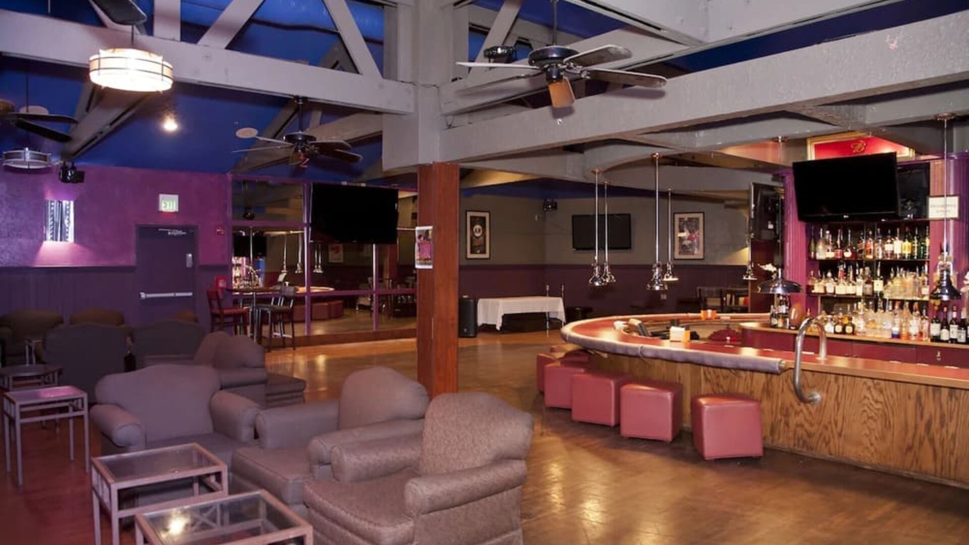 Lounge and bar at La Hacienda San Jose Silicon Valley.