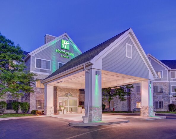Holiday Inn Hotel & Suites-Milwaukee Airport by IHG