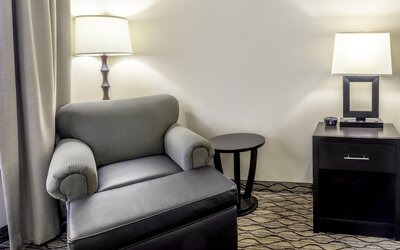 Holiday Inn Hotel & Suites-Milwaukee Airport by IHG