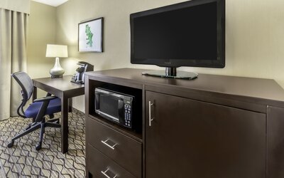 Holiday Inn Hotel & Suites-Milwaukee Airport by IHG