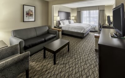 Holiday Inn Hotel & Suites-Milwaukee Airport by IHG