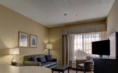 Holiday Inn Hotel & Suites-Milwaukee Airport by IHG