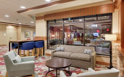 Hilton Garden Inn Milwaukee Airport