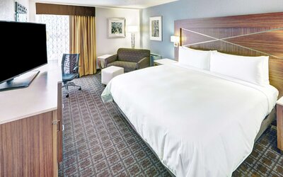 DoubleTree by Hilton Milwaukee Downtown