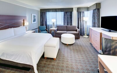 DoubleTree by Hilton Milwaukee Downtown