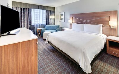 DoubleTree by Hilton Milwaukee Downtown
