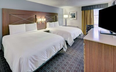 DoubleTree by Hilton Milwaukee Downtown