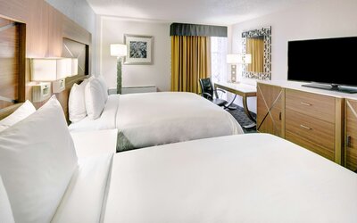 DoubleTree by Hilton Milwaukee Downtown