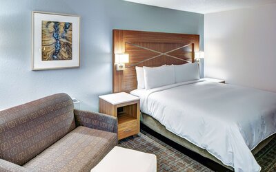 DoubleTree by Hilton Milwaukee Downtown