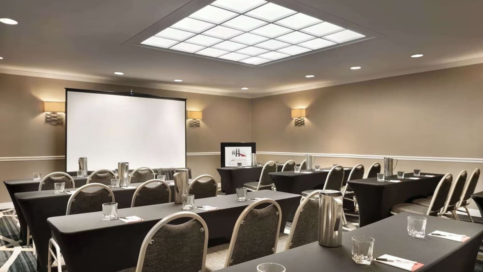 Conference room at Laguardia Plaza Hotel.