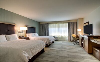 Hampton Inn & Suites Milwaukee West