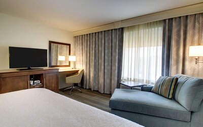 Hampton Inn & Suites Milwaukee West