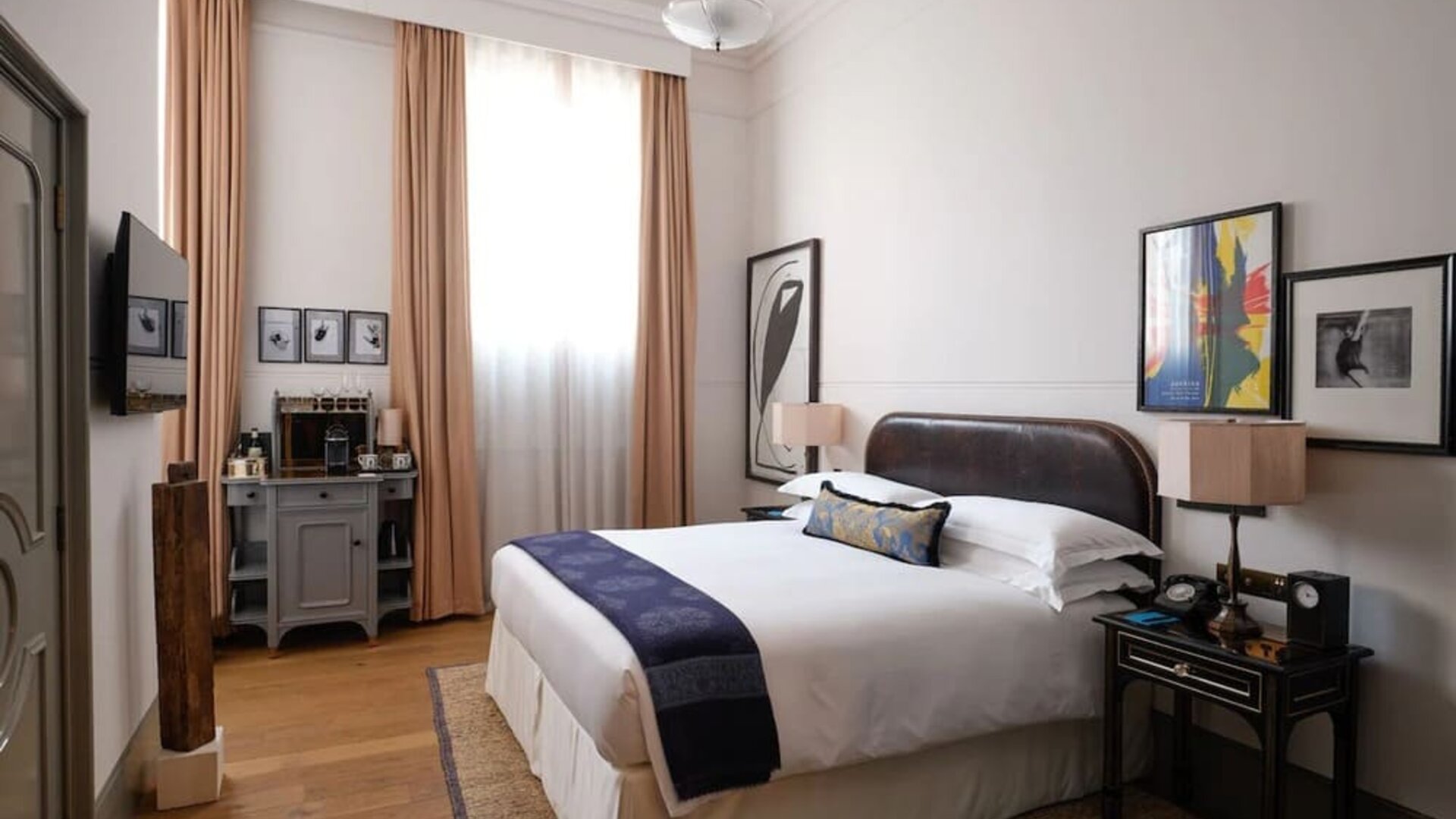 Romantic king room at NoMad London.