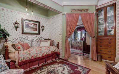 Schuster Mansion Bed & Breakfast