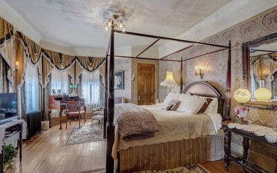 Schuster Mansion Bed & Breakfast