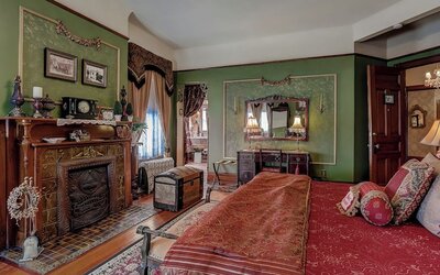 Schuster Mansion Bed & Breakfast