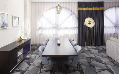 Saint Kate - The Arts Hotel