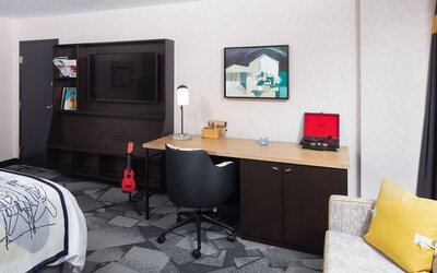 Saint Kate - The Arts Hotel
