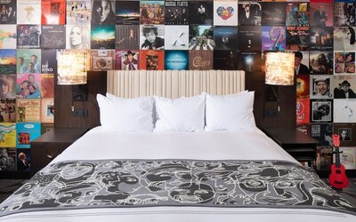 Saint Kate - The Arts Hotel